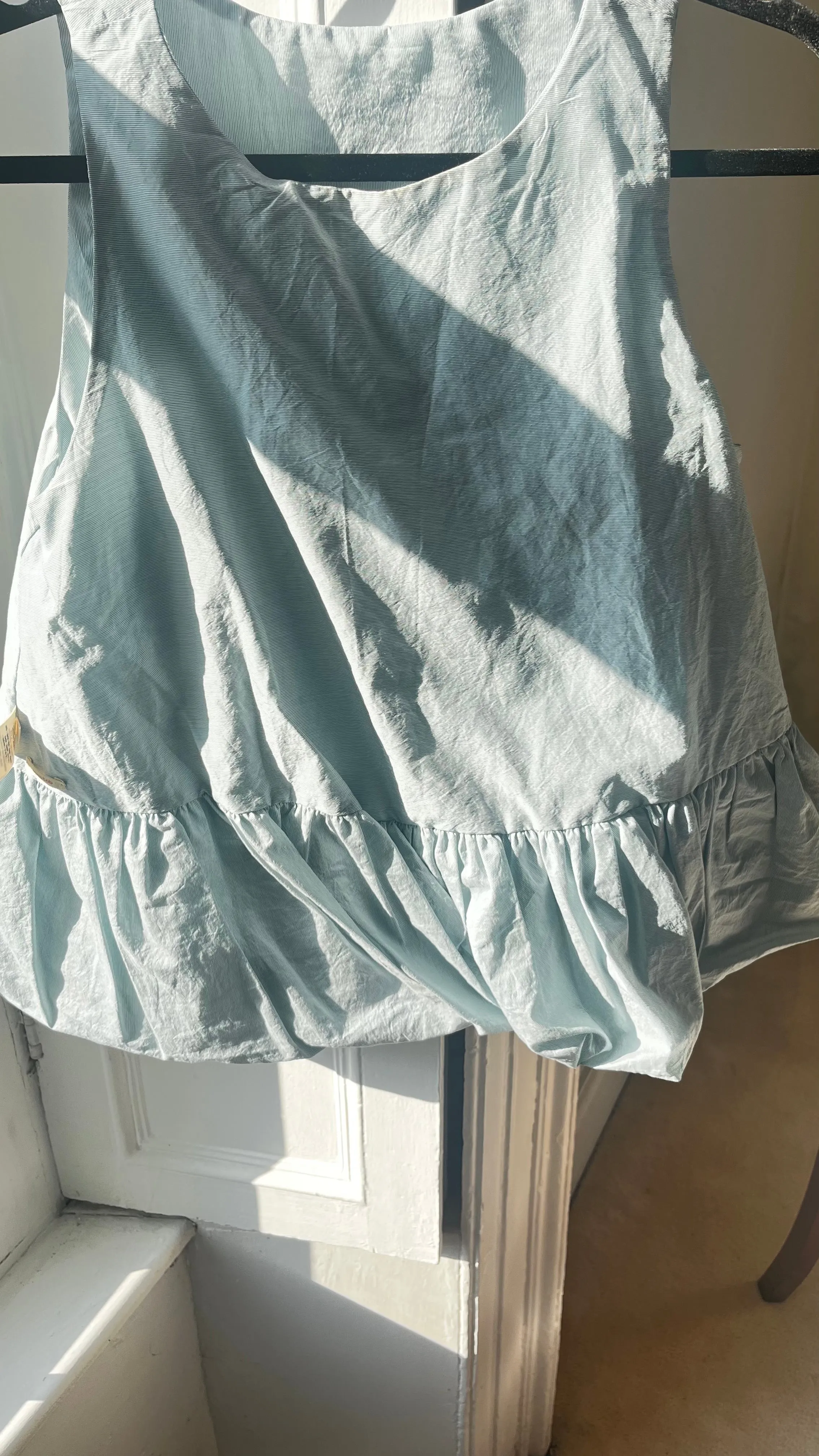 Apuntob Sleeveless Flower Top in Sea