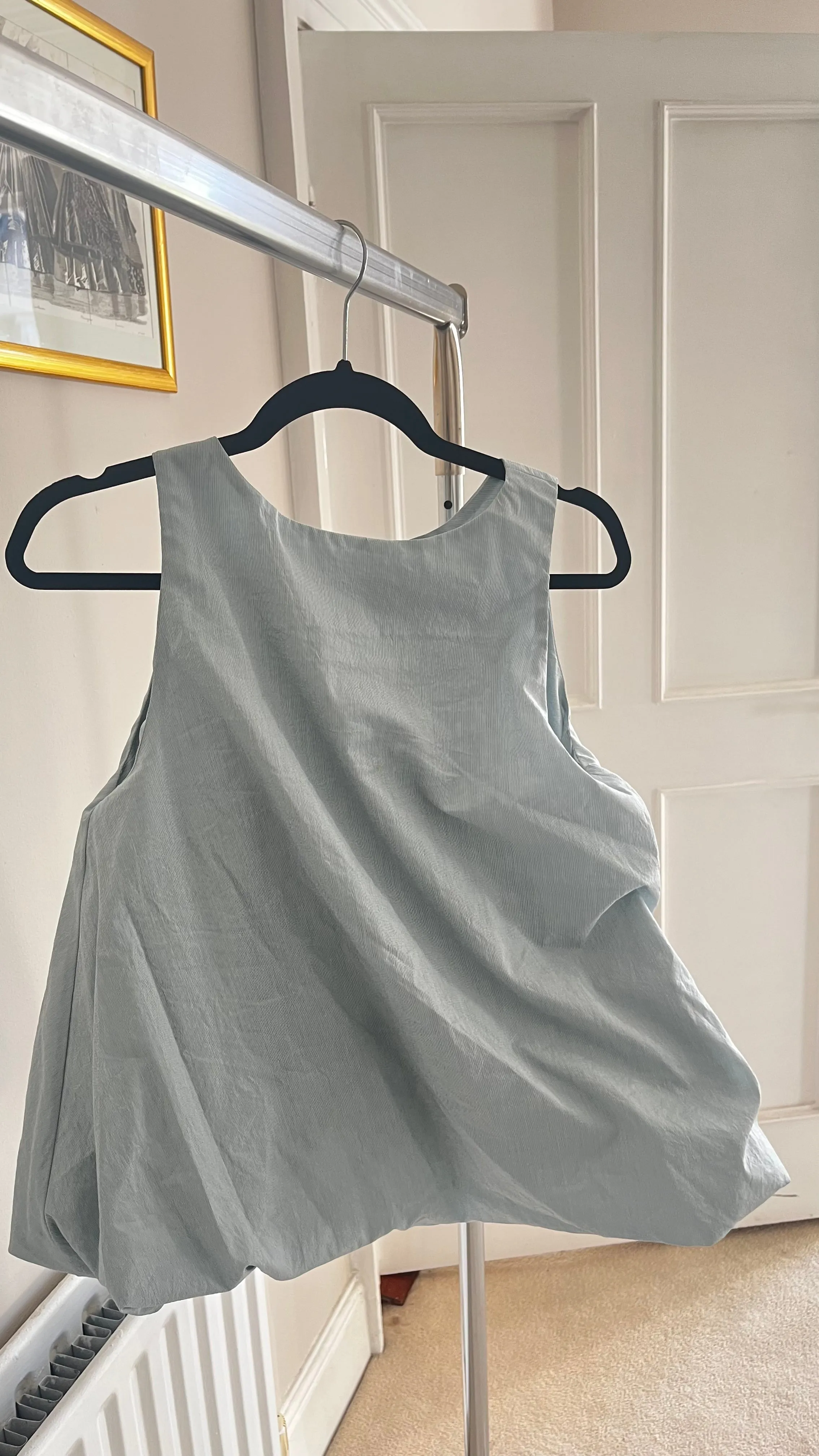 Apuntob Sleeveless Flower Top in Sea
